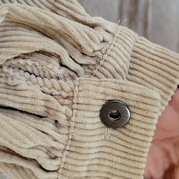 She + Sky Size Small Beige/Tan Corduroy Jacket with Pleated Long Sleeves - Picture 7 of 7
